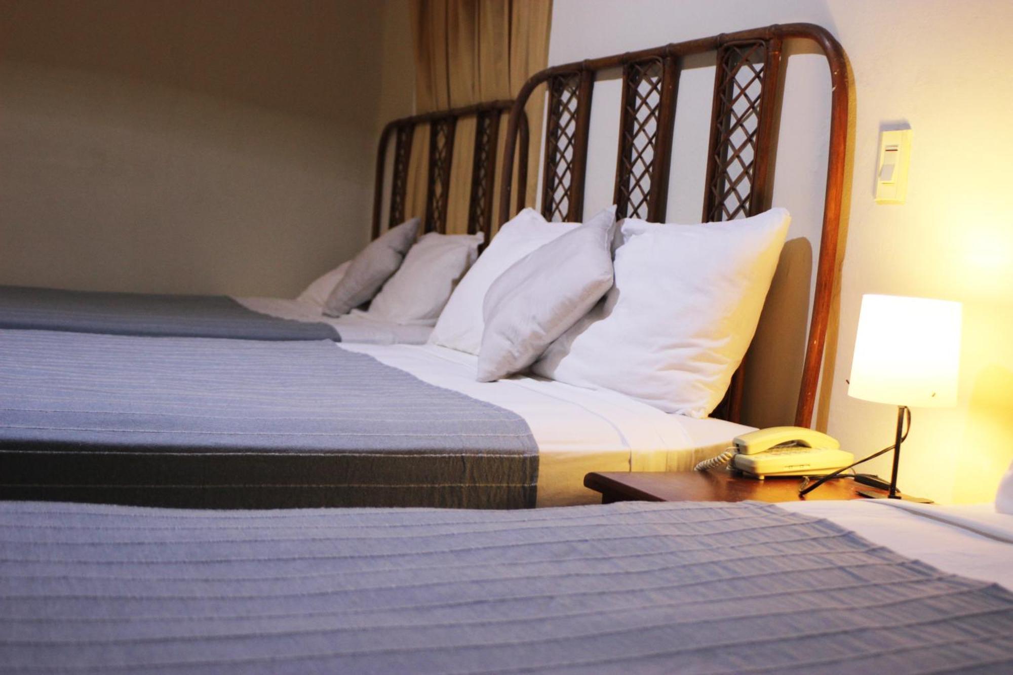 Hotel Plaza Kavia Santo Domingo Bagian luar foto